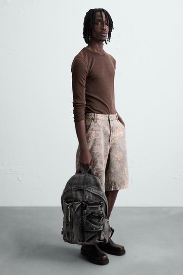 MOCHILA DENIM EFECTO LAVADO - Negro de Zara - Imagen 0