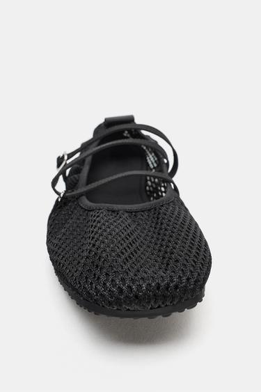 BAILARINA TIRAS CALADA - Negro de Zara