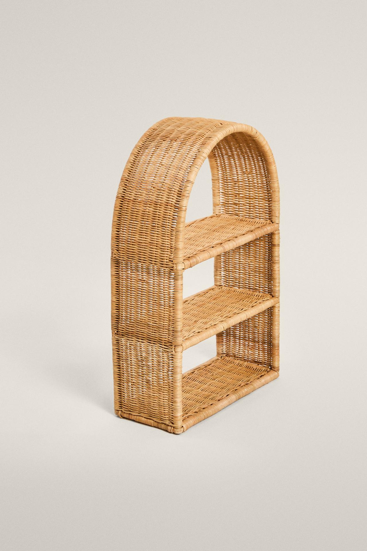 KIDS’ OVAL RATTAN SHELF — Light beige