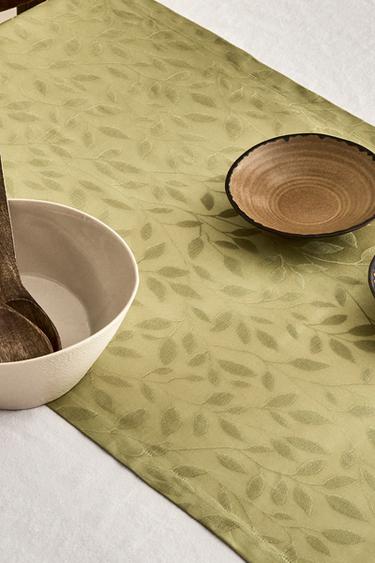 Zara JACQUARD PLANT MOTIF TABLE RUNNER - Green