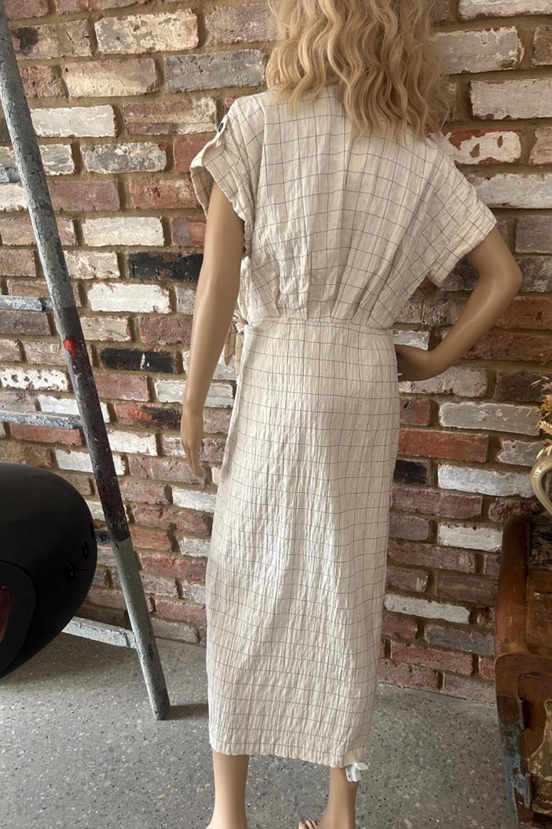 CHECKED DRESS WITH KNOT DETAIL - Image 6