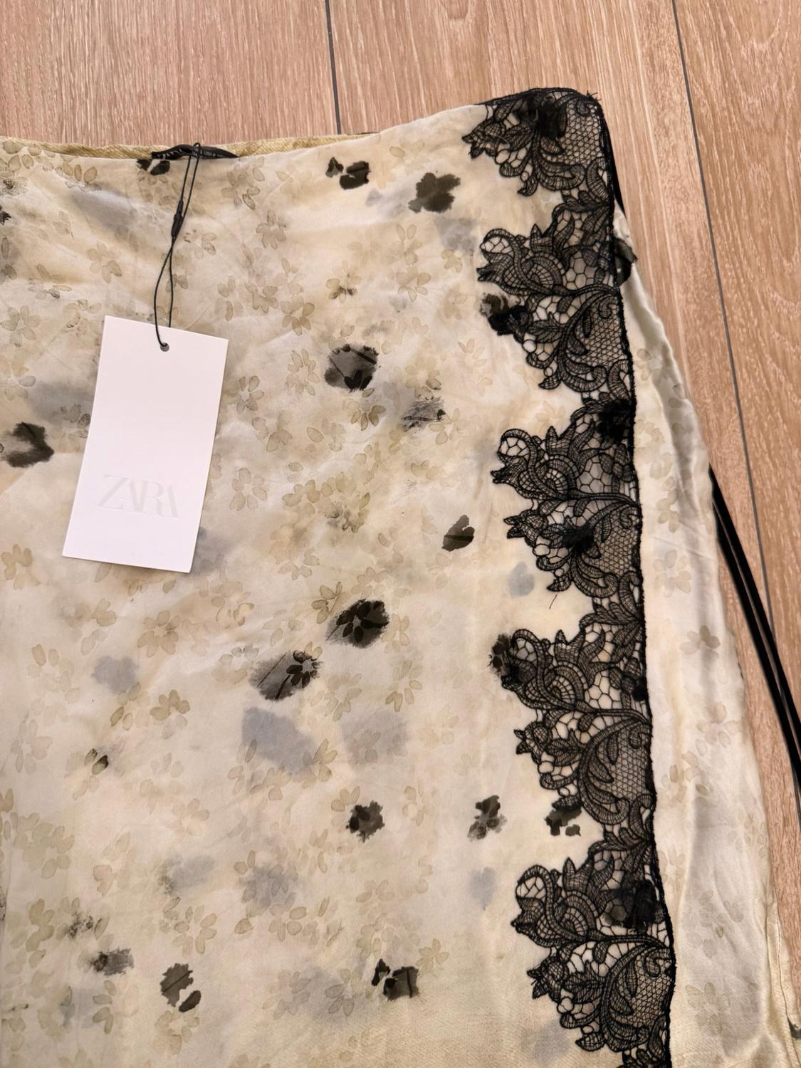 LACE PRINT SKORT - Image 4