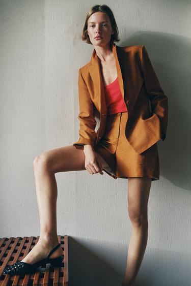 VESTE EN LIN À BOUTONS REVÊTUS - Curry de Zara