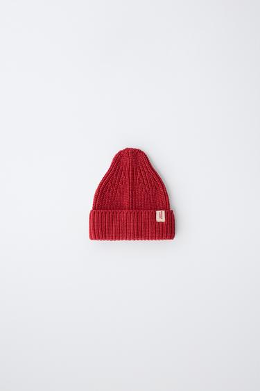 GORRO PUNTO ETIQUETA - Rojo de Zara