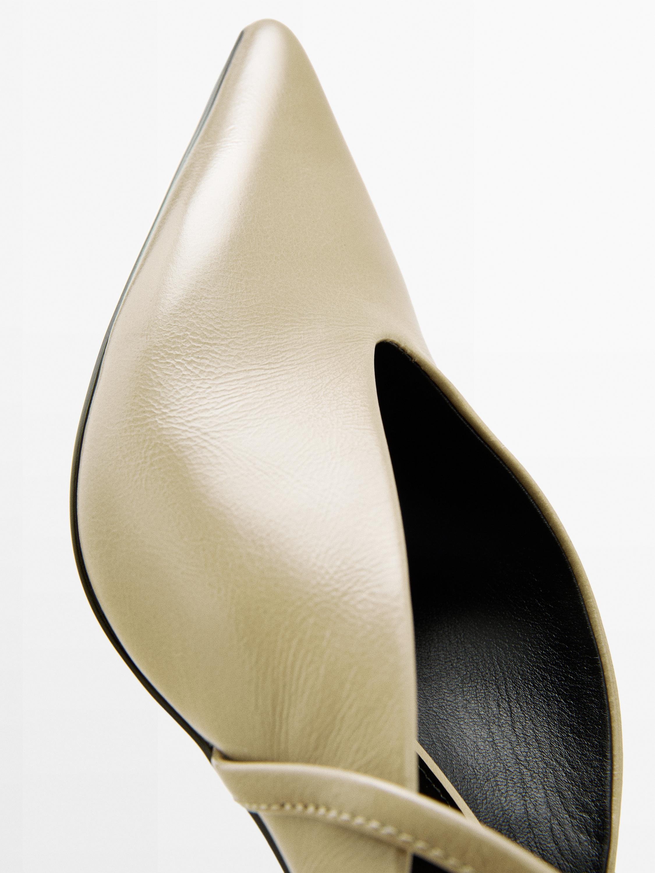 High-heel slingback shoes