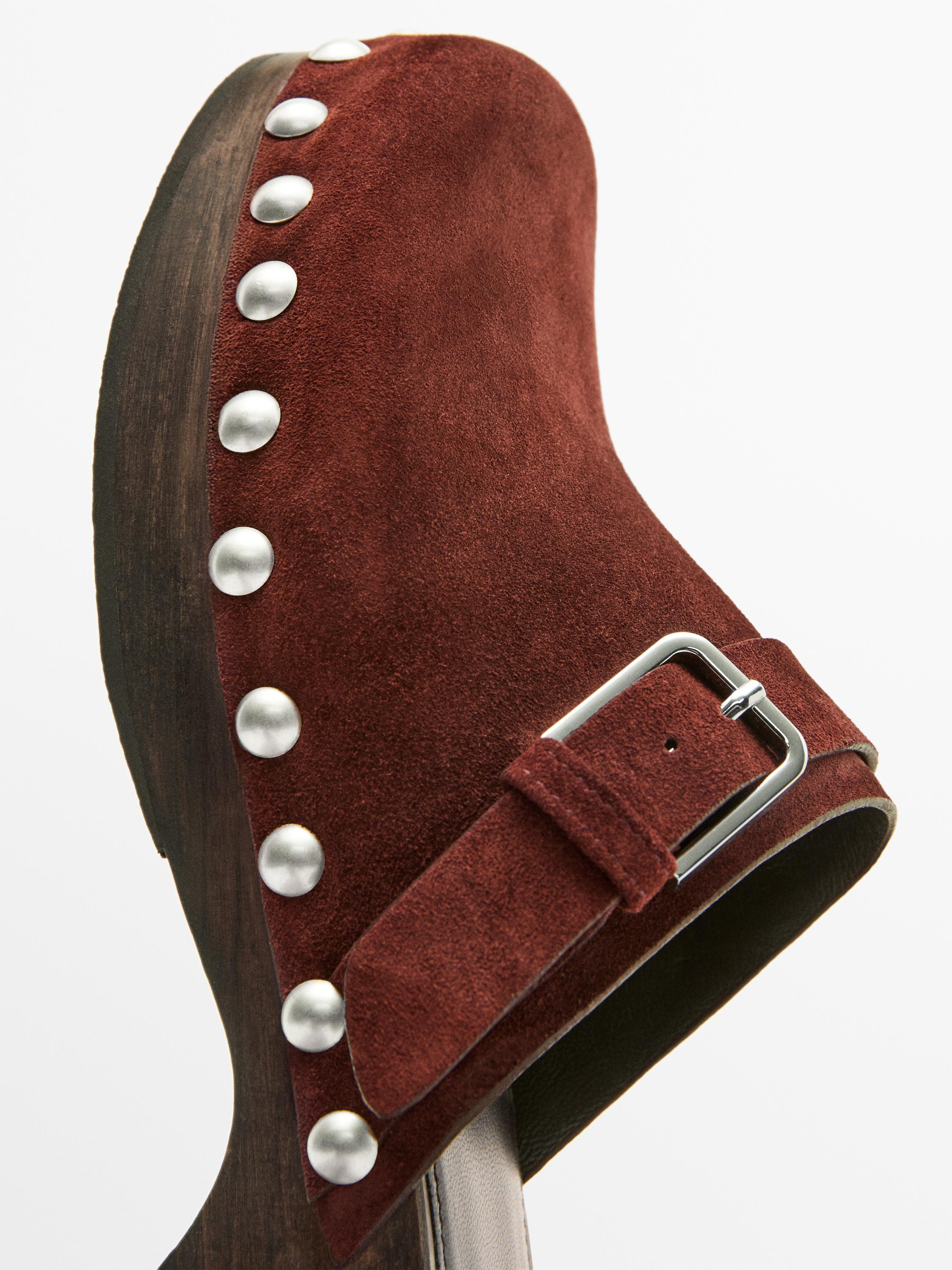 Sabot en cuir à boucle