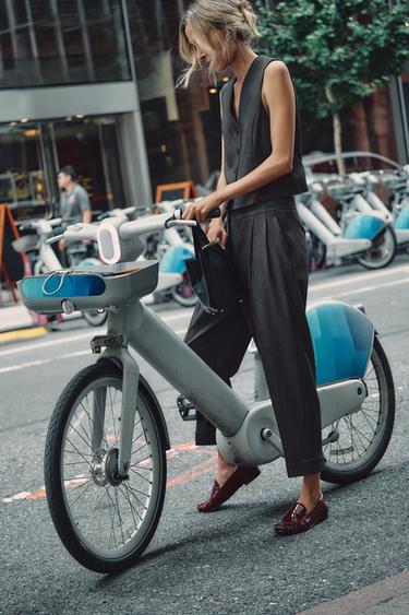 PANTALÓN RECTO VUELTA BAJO - Gris vigoré de Zara