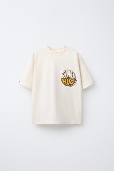 CAMISETA TEXTO RELIEVE - Crudo de Zara