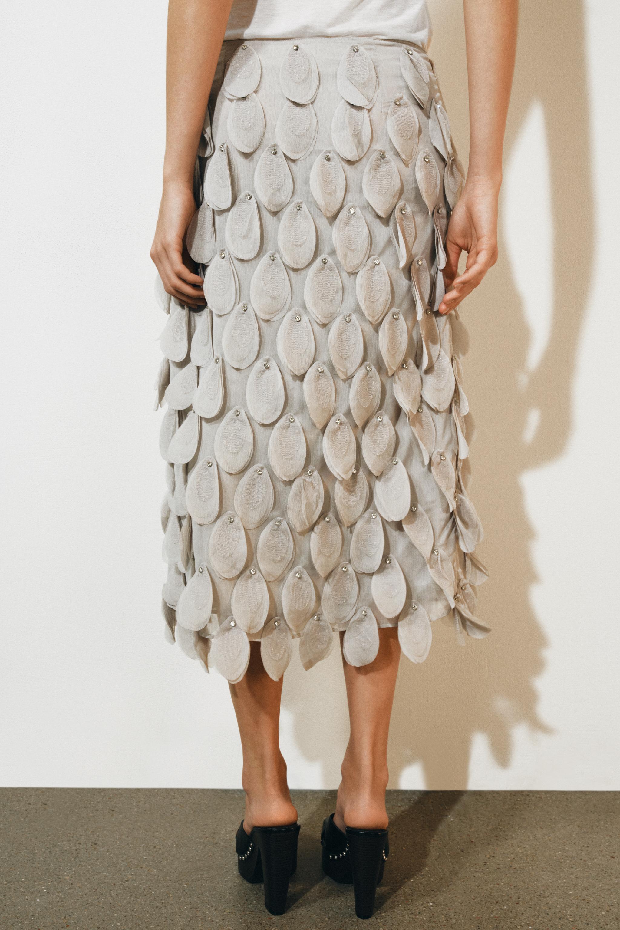 Zara ZW COLLECTION BONCUK İŞLEMELİ MİDİ ETEK görsel 3