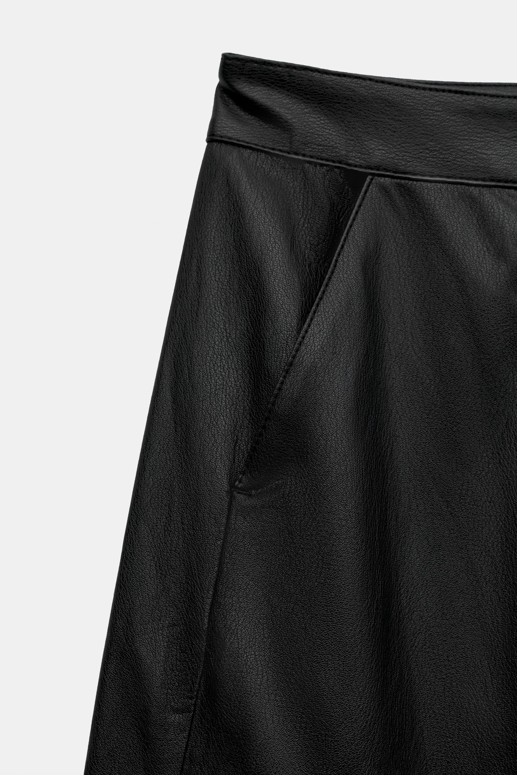 FAUX LEATHER BARREL PANTS