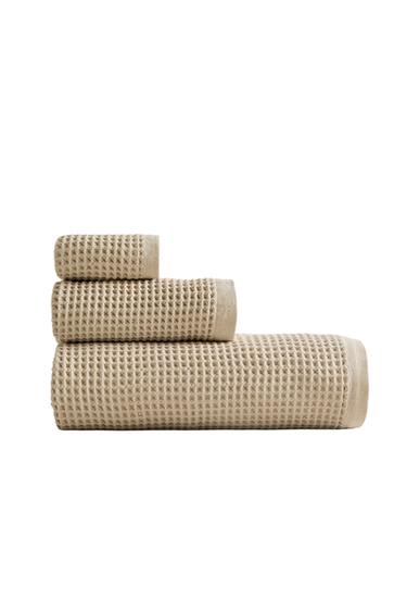Zara WAFFLE-KNIT COTTON BATH TOWEL - Sand