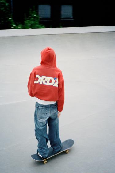 PATCH HOODIE - Brick by Zara