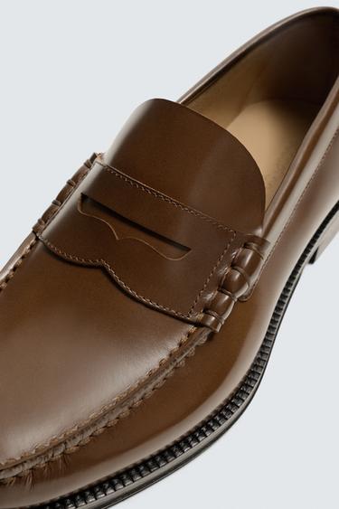 MOCASSINS EN CUIR AVEC MASQUE - Marron cognac de Zara - Image 2