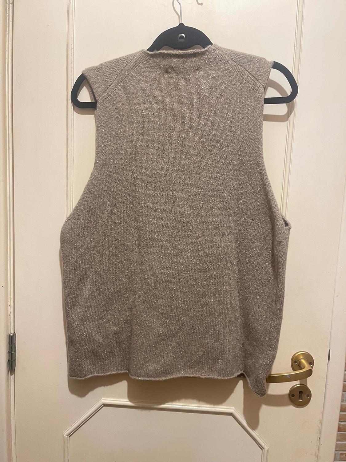 ORIGINS FLECKED KNIT VEST - Image 3