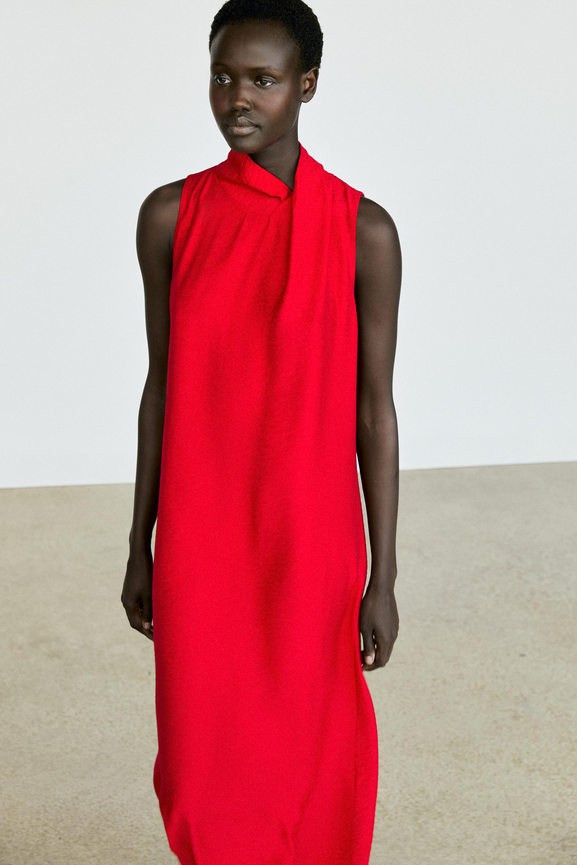 Robe midi fluide à col drapé