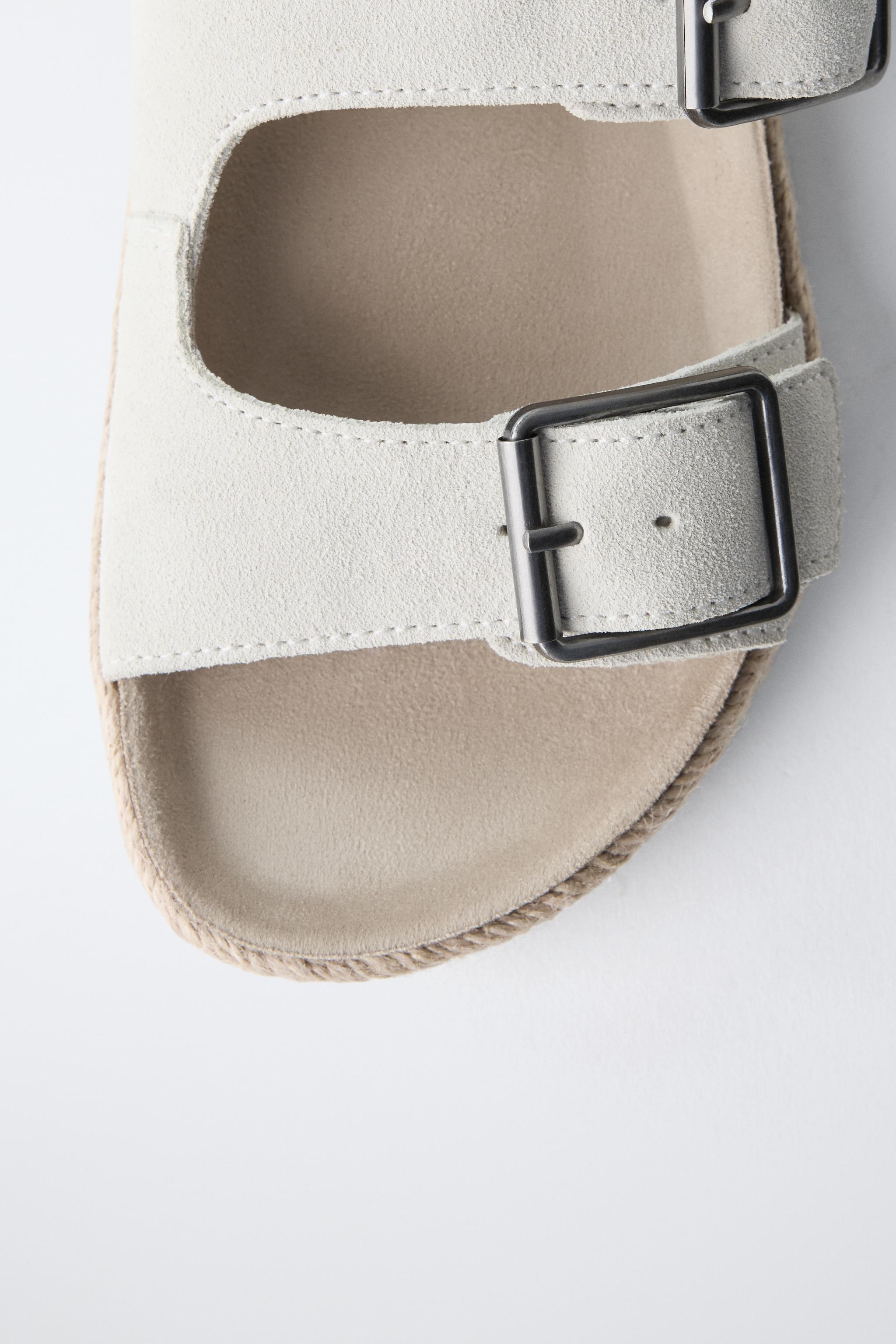 LEATHER BUCKLE SANDALS