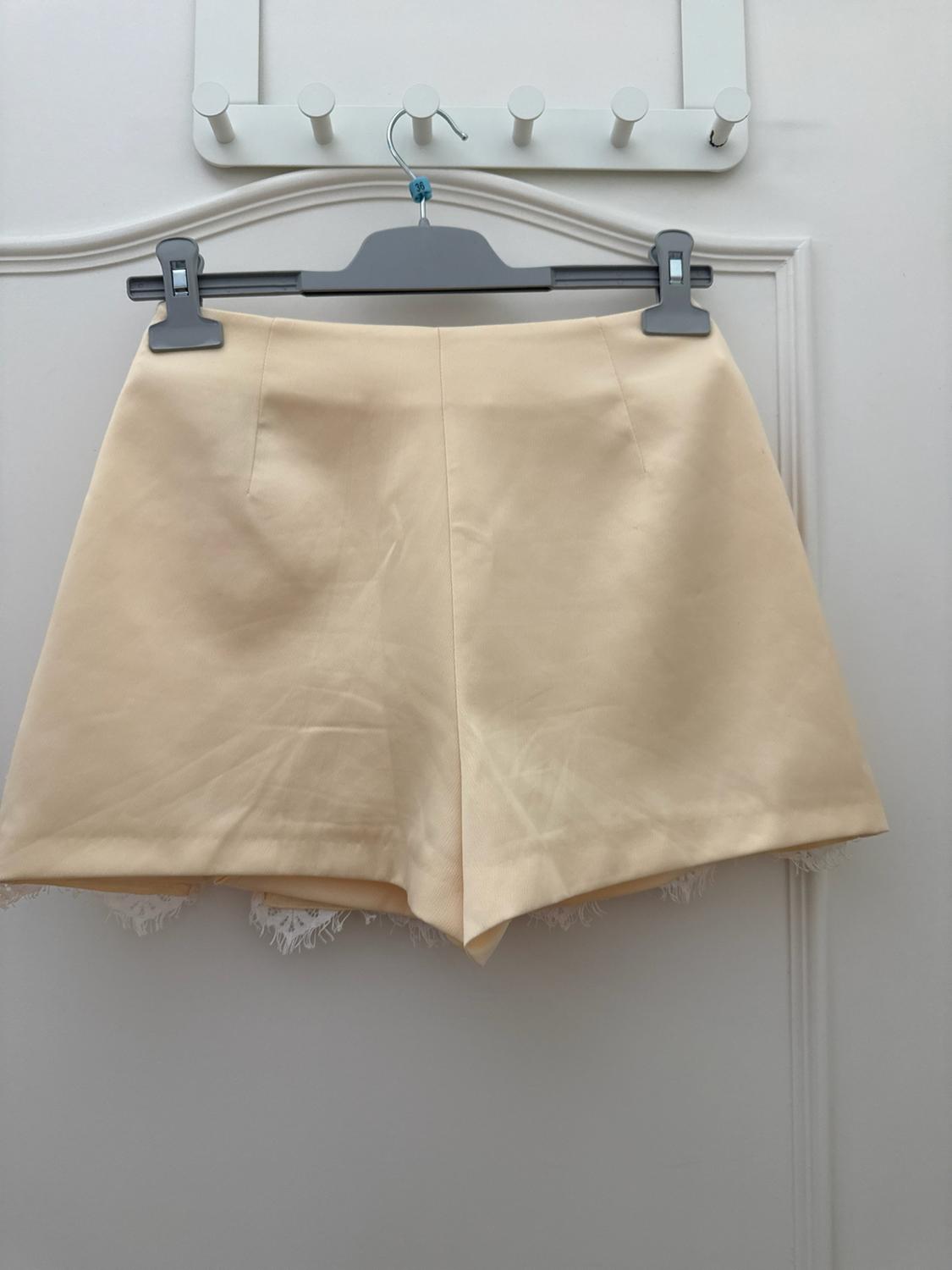 CONTRAST LACE SKORT - Image 4