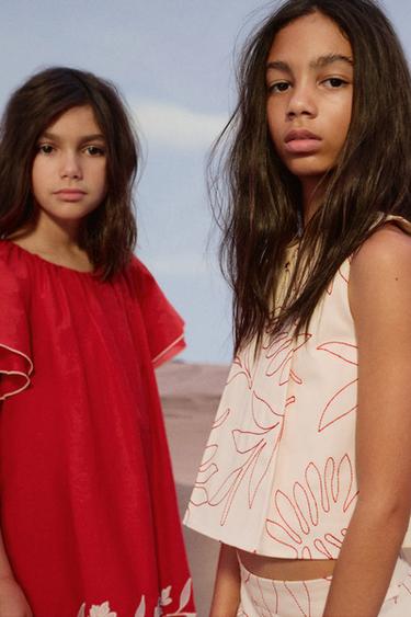 TOP مطرز بأوراق متباينة - خَام / أحمر الخاص بـ Zara