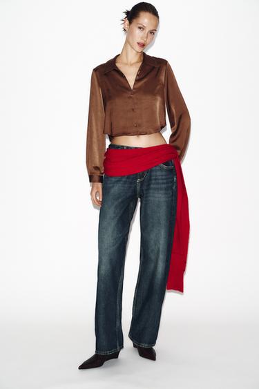 CAMISA SATINADA CORTA - Marrón de Zara