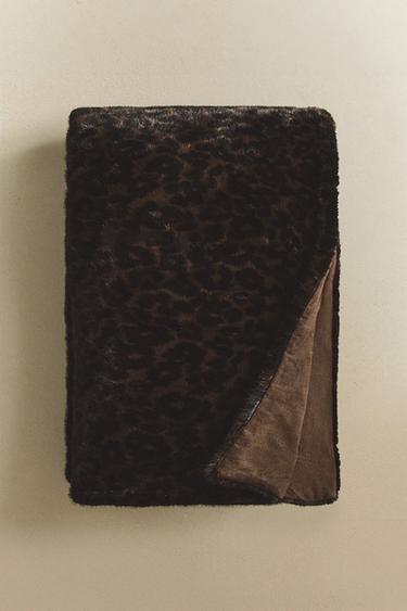 LEOPARD PRINT FAUX FUR THROW - Dark brown by Zara - Image 4