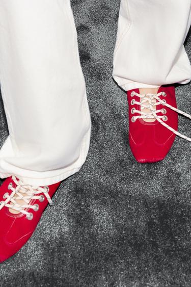BALLERINES EN CUIR EFFET FOURRURE - Rouge de Zara - Image 1
