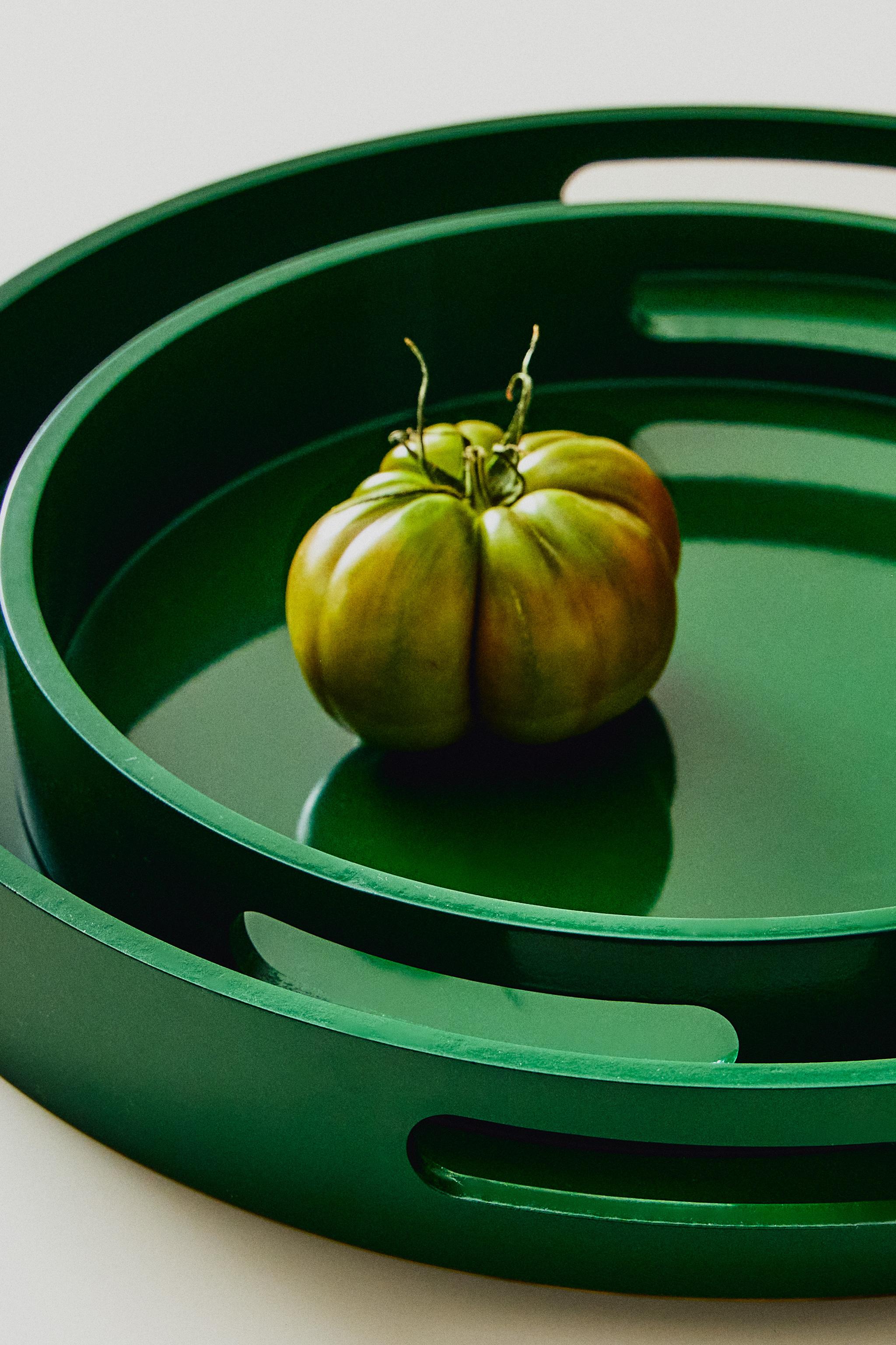 ROUND LACQUERED TRAY