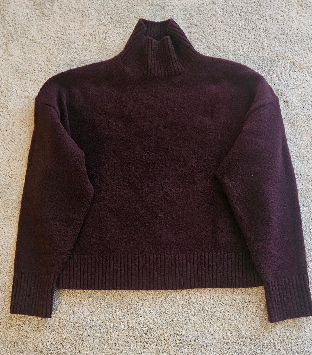 BASIC SOFT KNIT SWEATER