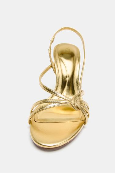 SANDALIA TACÓN TIRAS LAMINADAS - Oro de Zara - Imagen 0