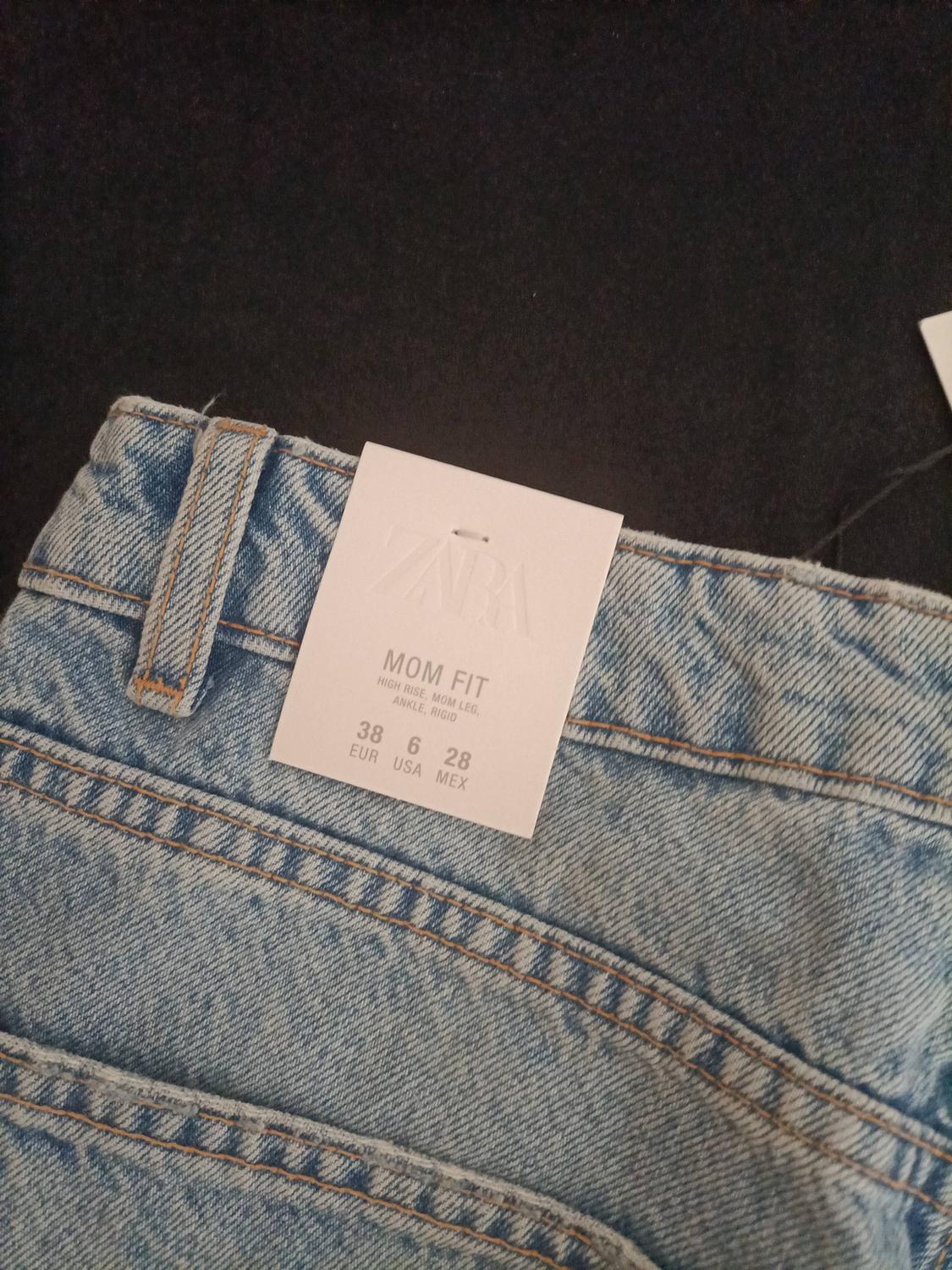 TRF MOM FIT HIGH-WAIST JEANS - Image 2