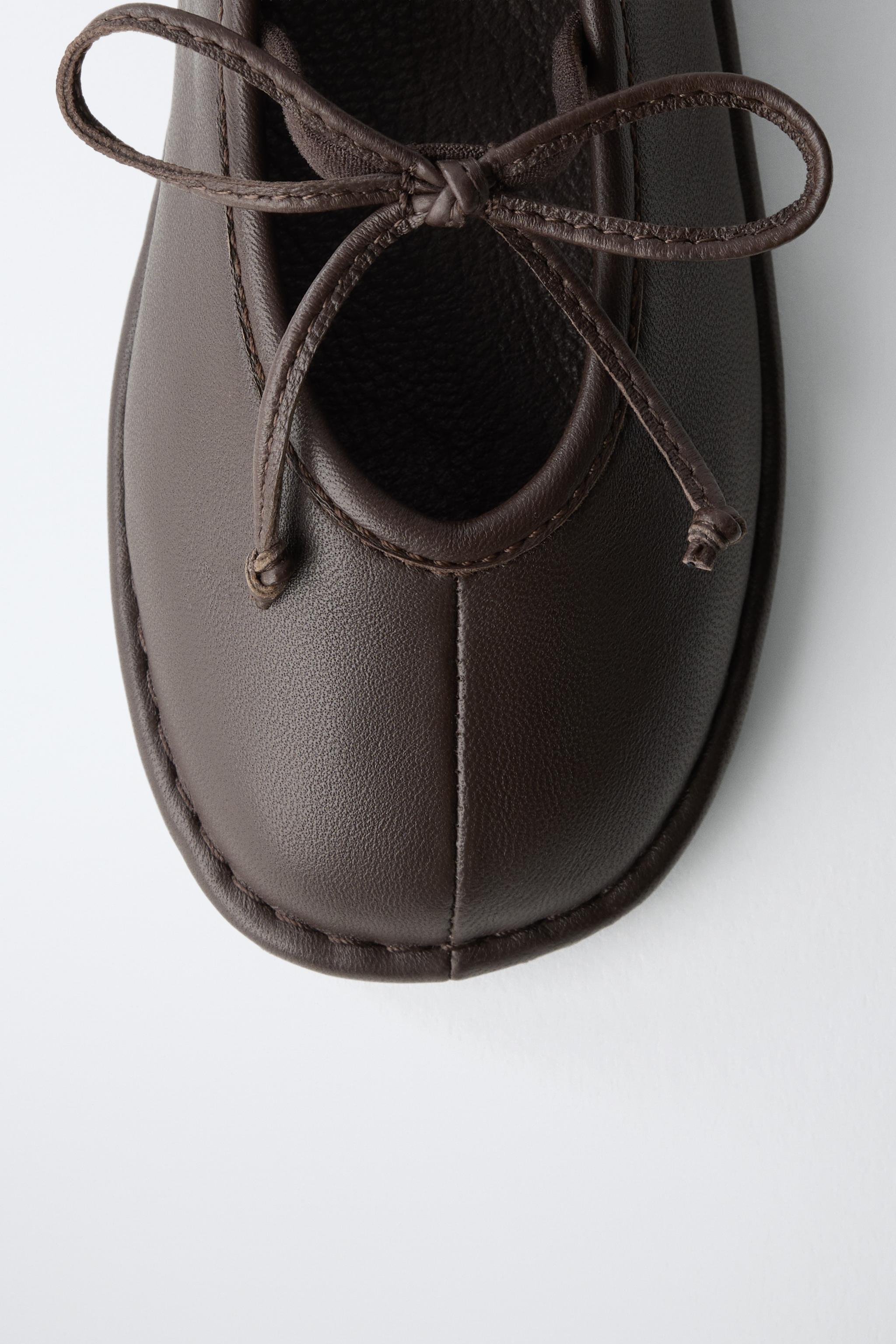 BALLERINES EN CUIR
