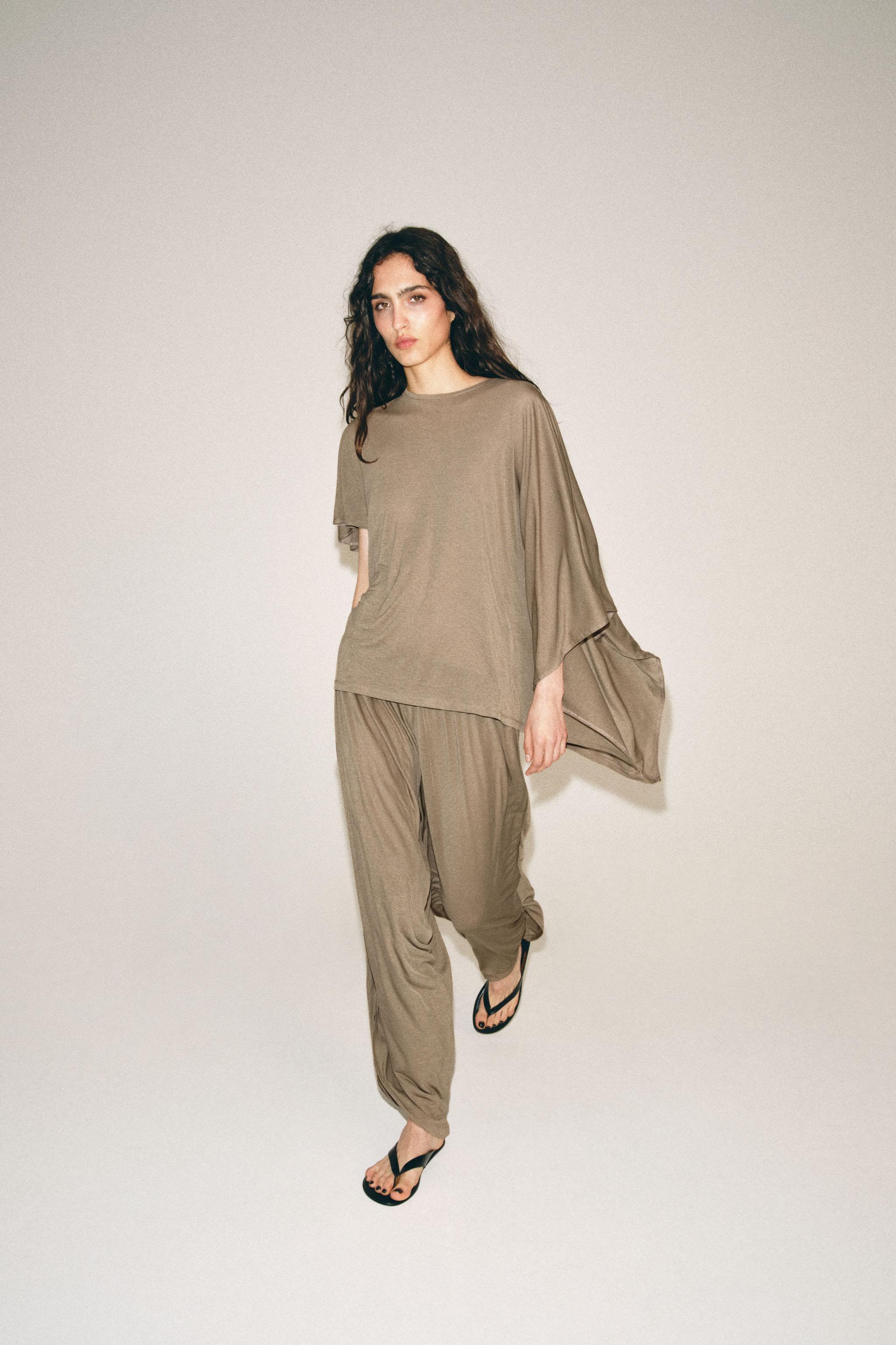 Zara ASYMMETRIC CAPE TOP