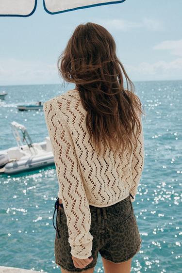 STRICKJACKE MIT ZICKZACK-LOCHMUSTER - Cremefarben von Zara
