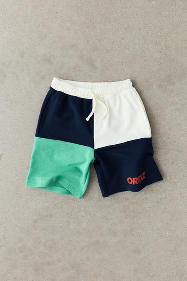 برمودا بشعار COLOR BLOCK من القطيفة - أزرق / أخضر الخاص بـ Zara