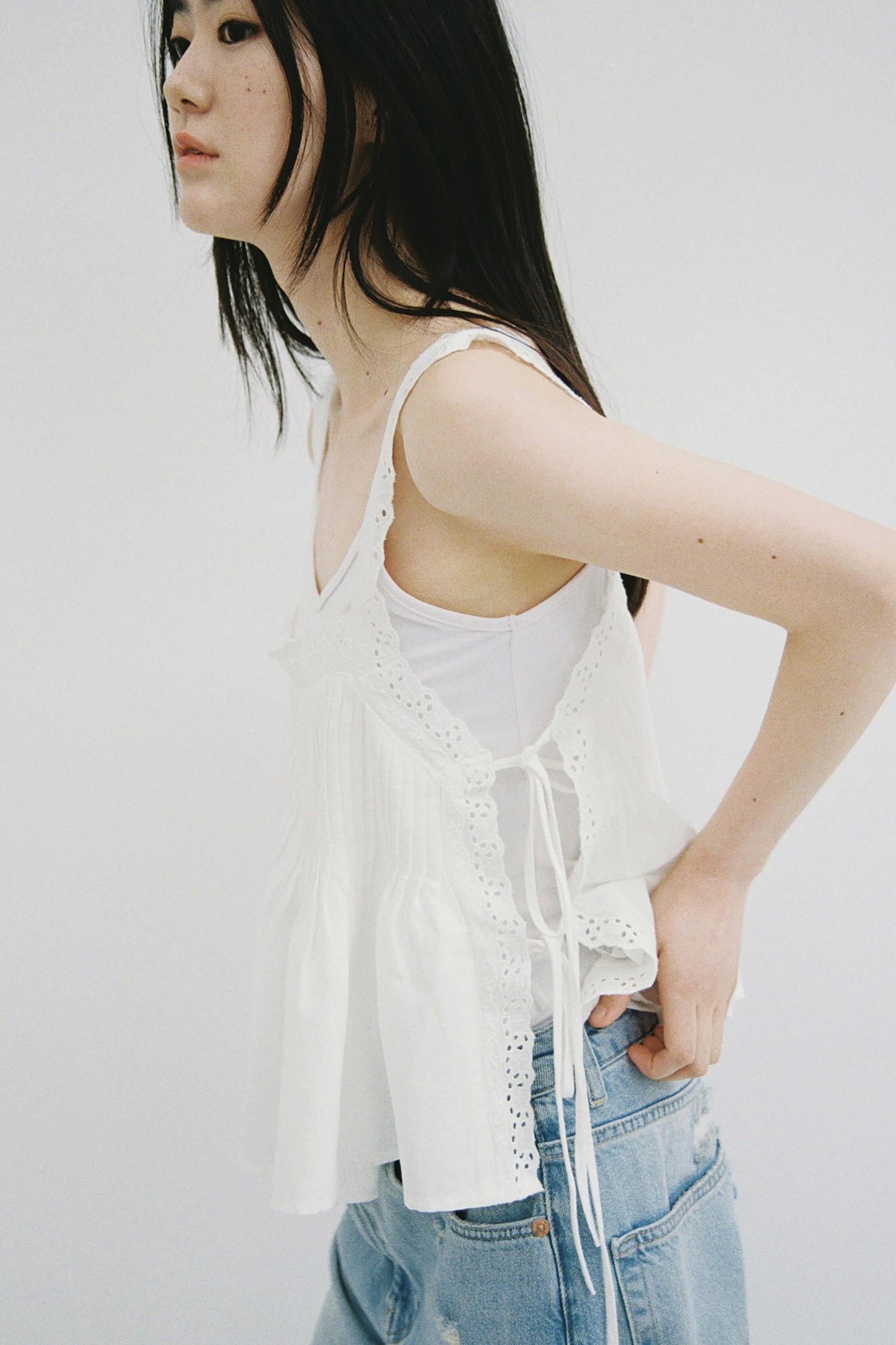 タグ付き❤️ZARA リボン刺繍トップス【S】アイボリー系の色　シェル　リボン ZARA ザラ リボン刺繍トップス S 完売品 - メルカリ