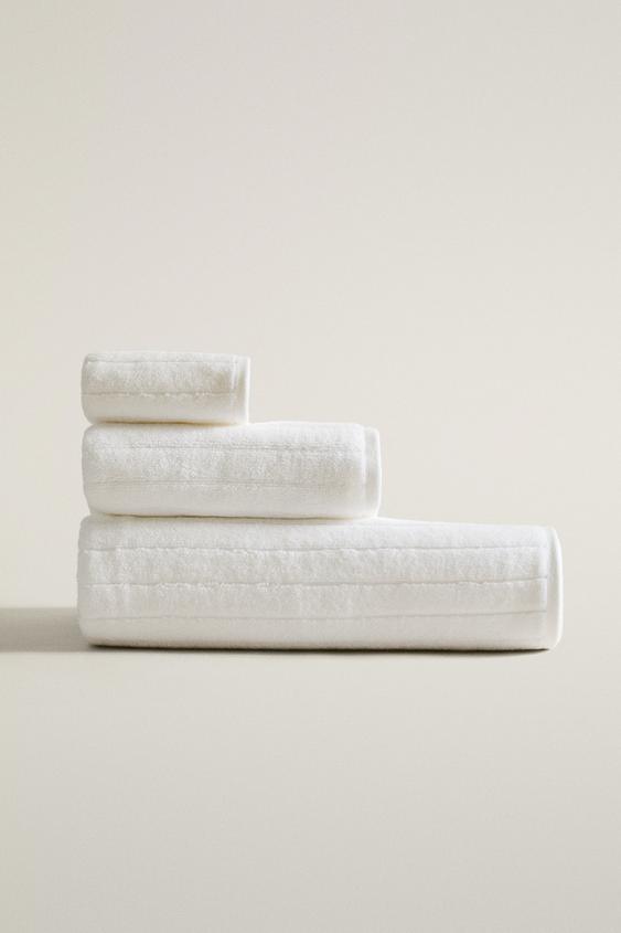 TEXTURED STRIPED BATH TOWEL - White by Zara - Image 0