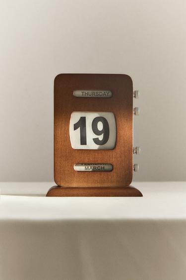 MANUAL TABLE CALENDAR - Brown by Zara - Image 5