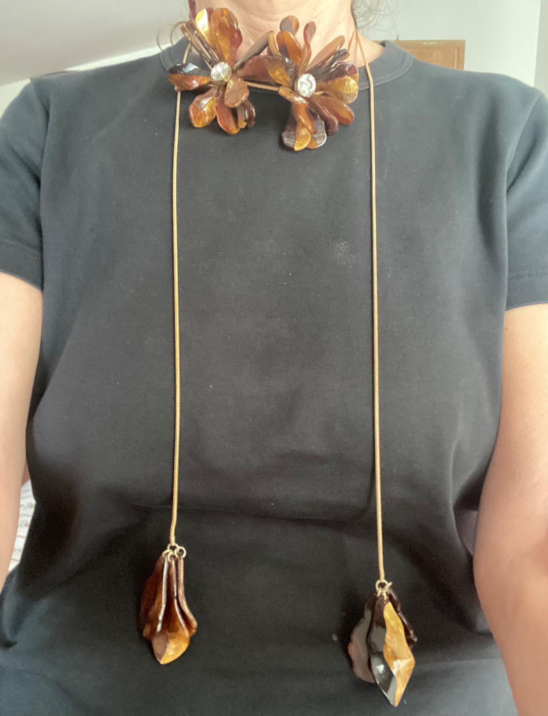 RESIN FLOWER NECKLACE - Image 3