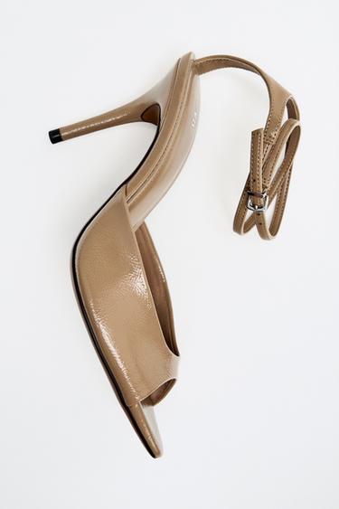 SANDALE CU TOC ȘI BARETĂ PE GLEZNĂ - Bej de la Zara