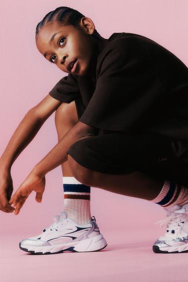 КОМПЛЕКТ ИЗ ФУТБОЛКИ И ШОРТОВ-БЕРМУДОВ ИЗ ТКАНИ ИНТЕРЛОК С НАДПИСЬЮ — ШОКОЛАДНЫЙ от Zara