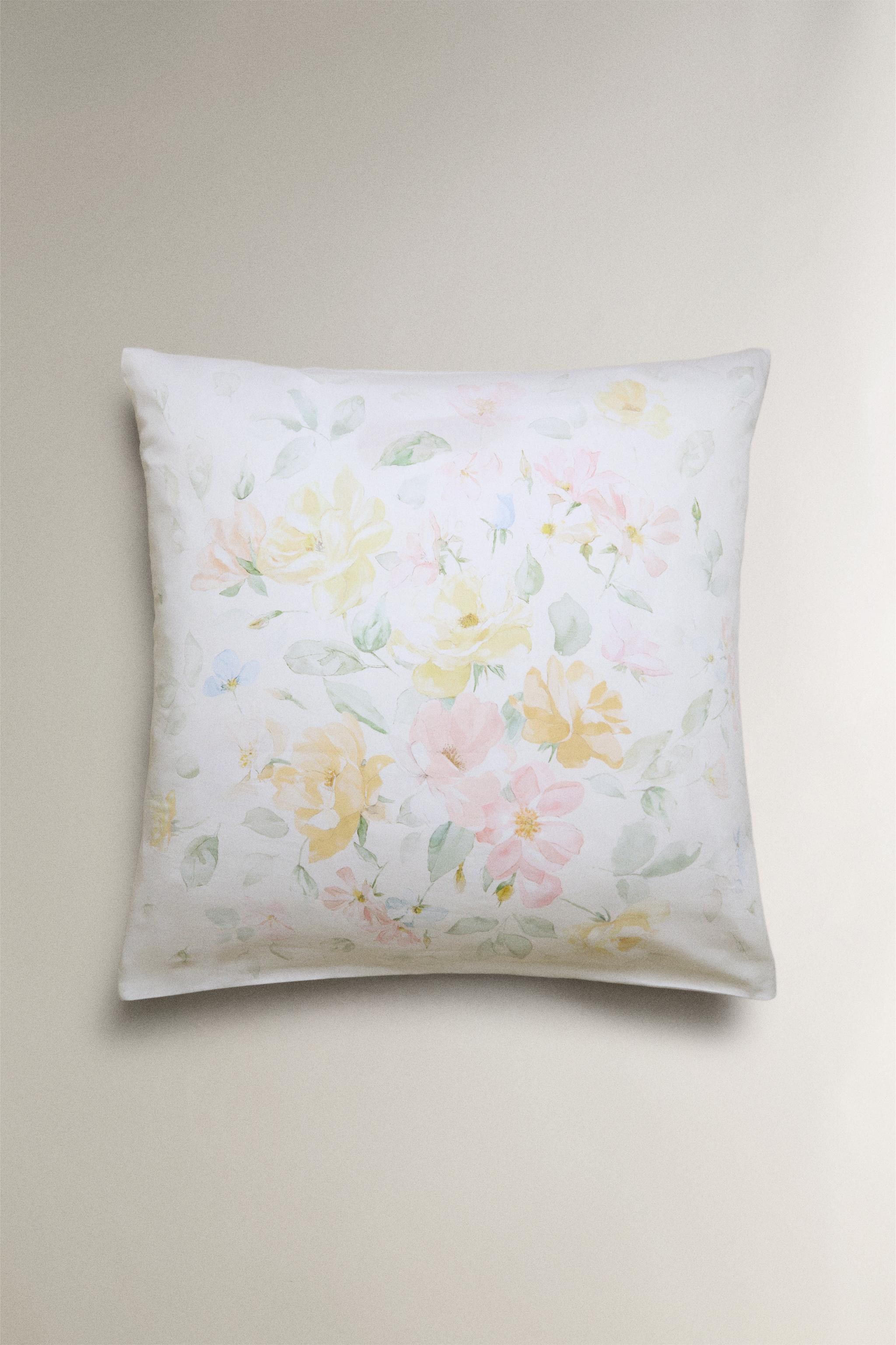 WATERCOLOUR FLOWER PRINT PILLOWCASE — Oyster-white