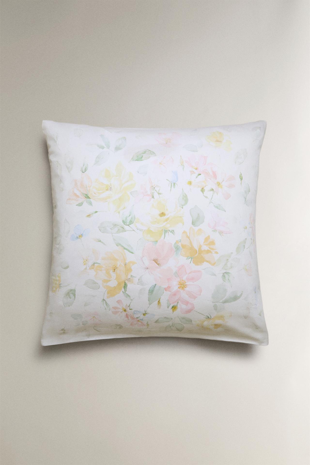 WATERCOLOUR FLOWER PRINT PILLOWCASE — Oyster-white