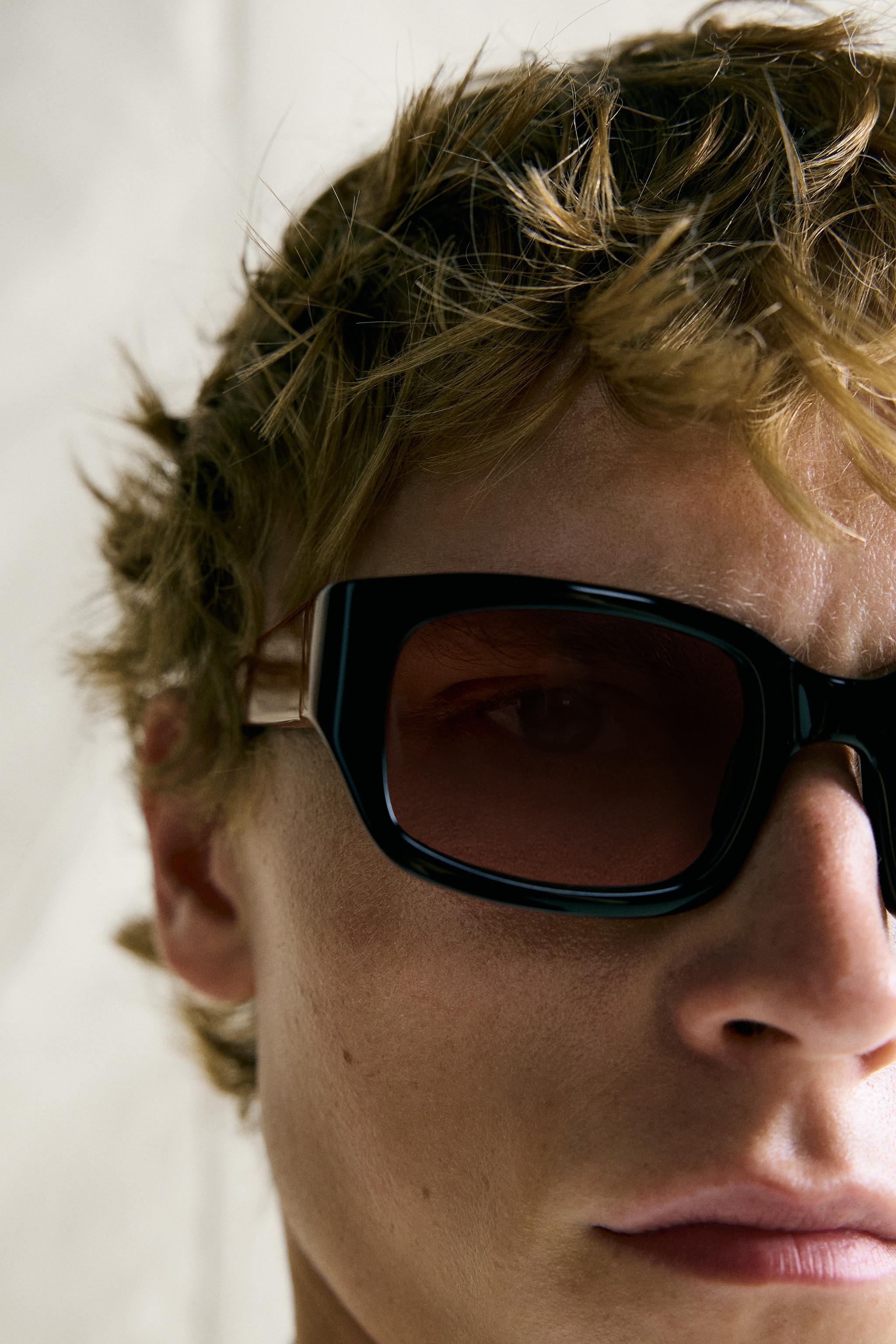 RECTANGULAR SUNGLASSES