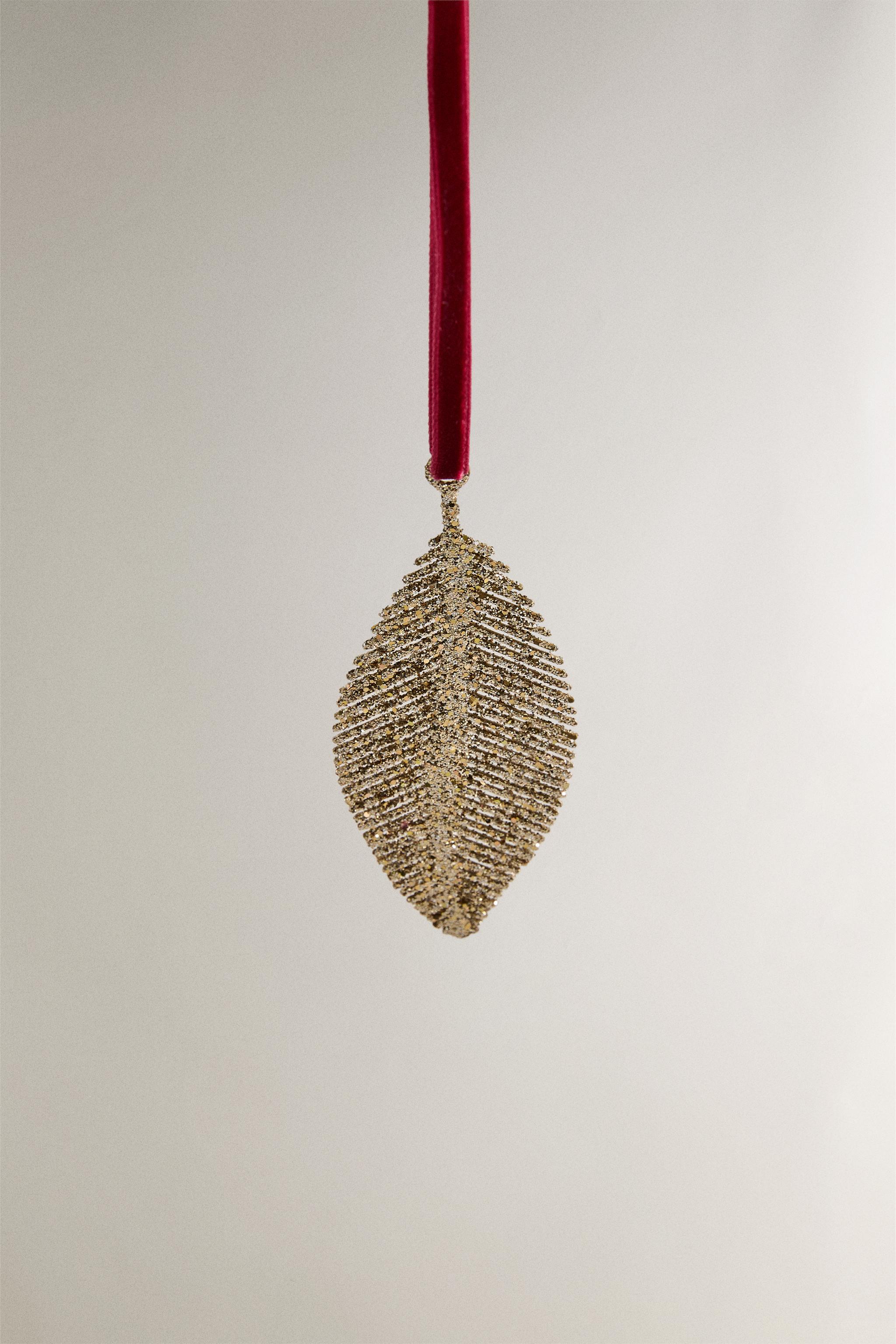 SHINY LEAF CHRISTMAS TREE ORNAMENT