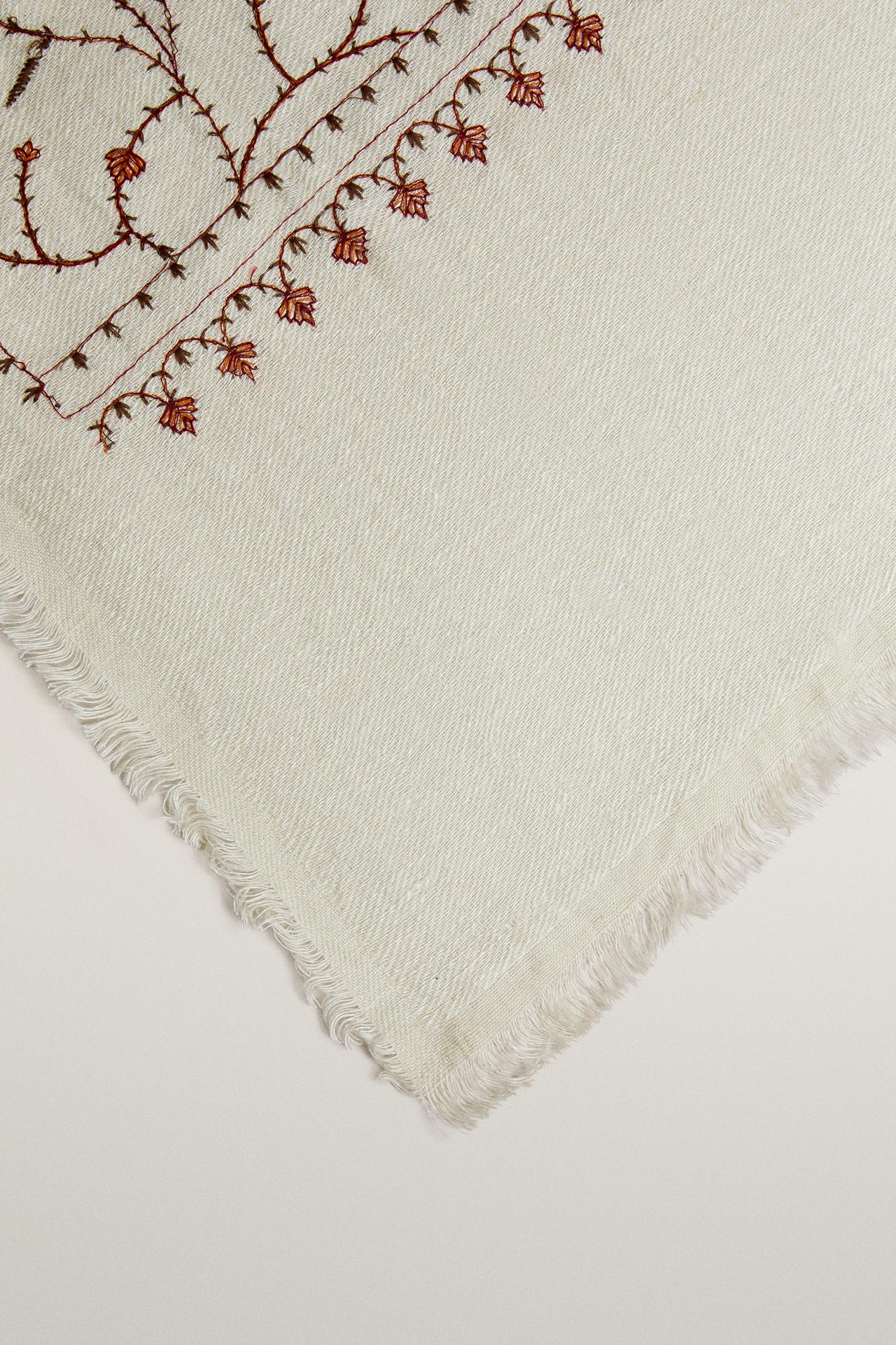 EMBROIDERED LINEN BLANKET — Ecru