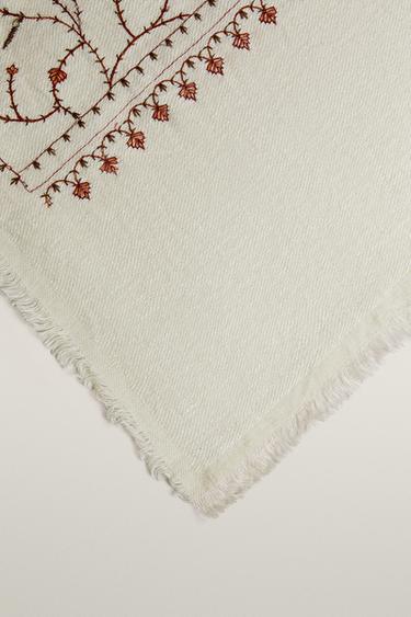 EMBROIDERED LINEN BLANKET — Ecru 2