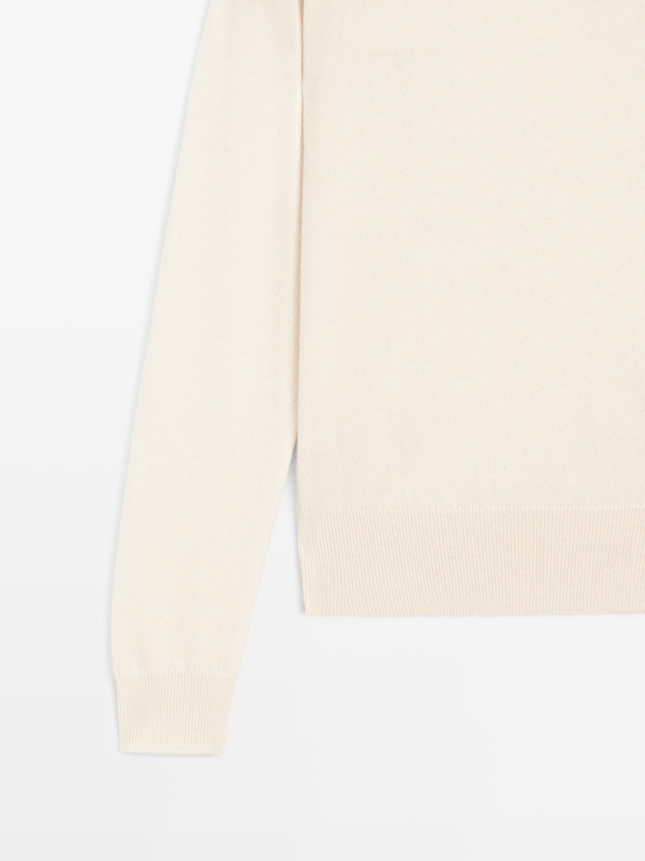 Wool blend knit V-neck sweater