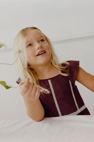 VESTIDO COM DETALHE DE RENDA - Grená da Zara