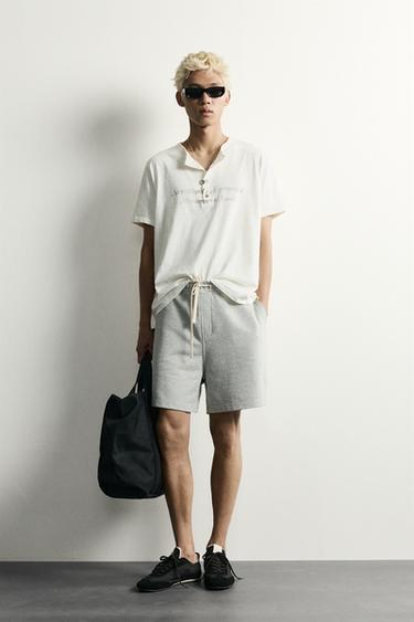 VASKET T-SHIRT MED HENLEY-UDVÆRING - lys beig fra Zara - Billede 0