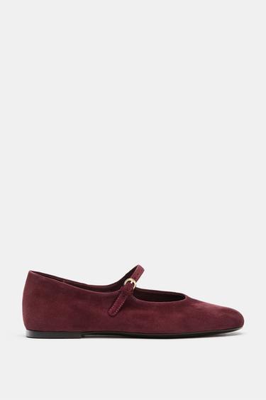 SUEDE BALLERINAS WITH BUCKLE - Burgundy Red by Zara