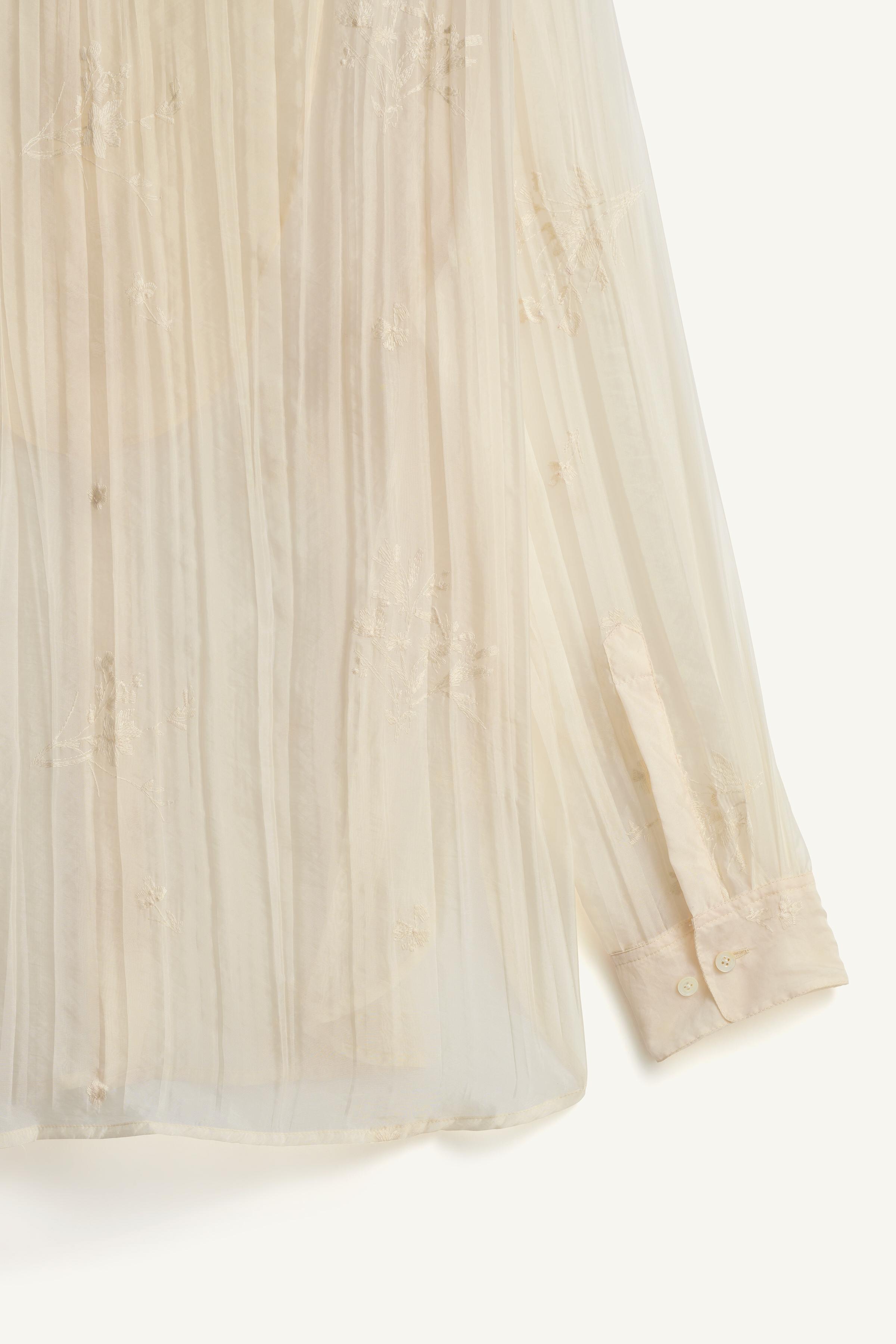 CHEMISE SEMI-TRANSPARENTE BRODÉE